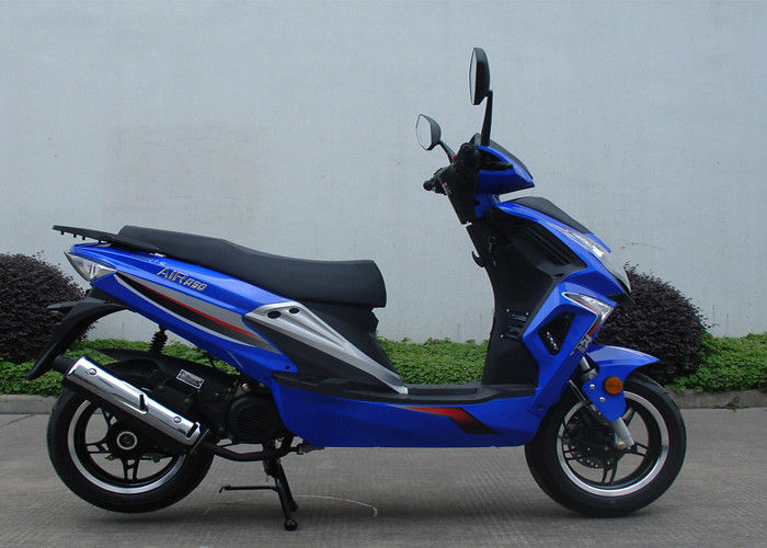 Hava Soğutmalı Yetişkin Motorlu Scooter 50cc 1 Silindir 2 Zamanlı 12 Derece Tırmanma Kapasitesi