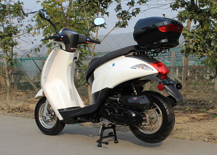 Yatay Tip 50cc Yüksek Güçlü Scooter 2.5L Yağ Tüketimi 4 Zamanlı