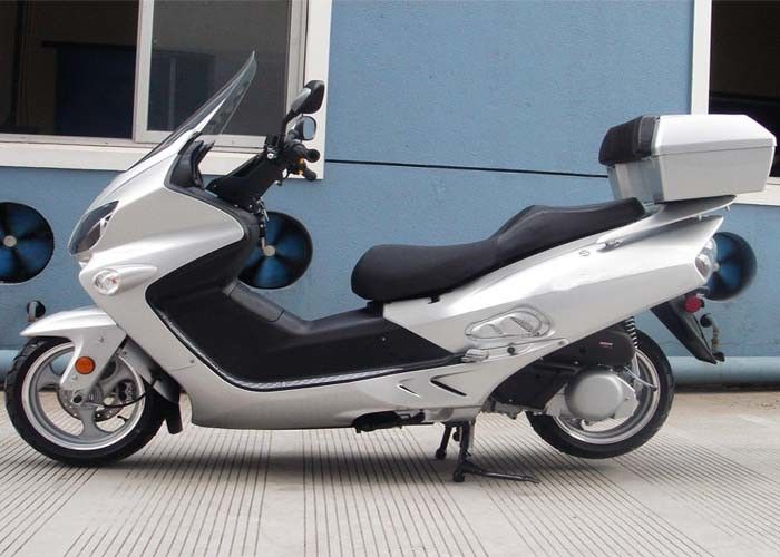 TCI Ateşleme Sistemi Yetişkin Motorlu Scooter 14L 150cc Tankı Scooter 4.4 Yağ Tüketimi