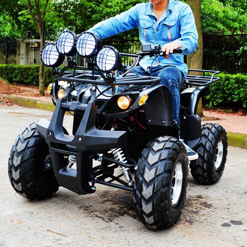 Dört Parlak Işıklar ile Elektrikli Atv Quad Bike 1500W / 2000W DC Fırçasız Motor