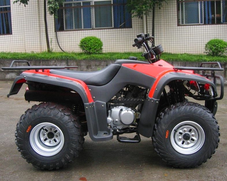 Büyük Dört Mil Tahrikli Yardımcı Dört Wheeler Motorlu Bisikletleri 250cc 4 Wheeler ATV