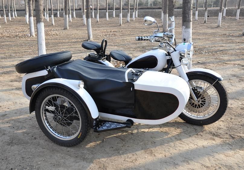 Changjiang Stil 750cc Yüksek Güçlü Motosikletler 3 Koltuklu Çift Motorlu Motosiklet