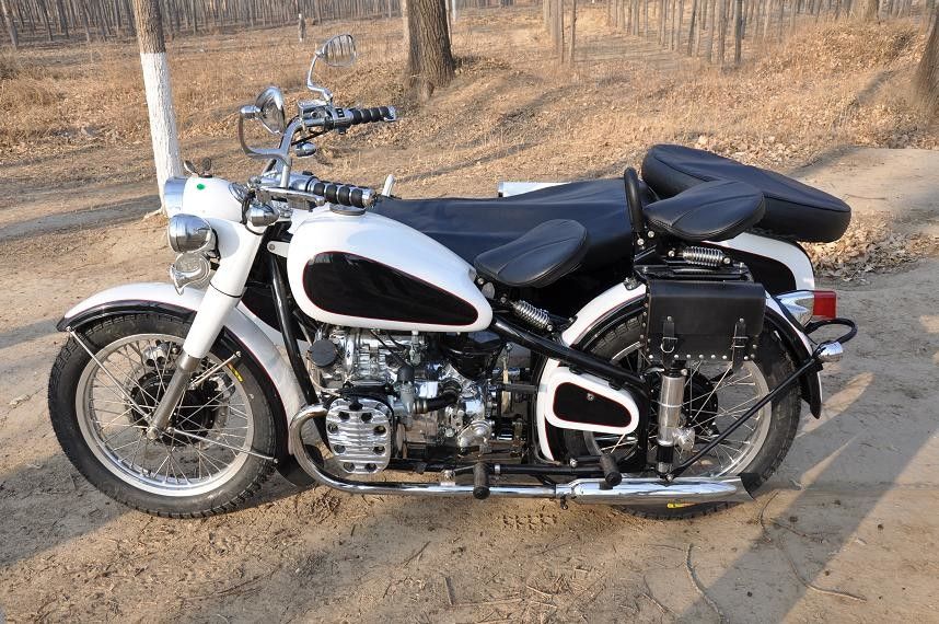 Changjiang Stil 750cc Yüksek Güçlü Motosikletler 3 Koltuklu Çift Motorlu Motosiklet
