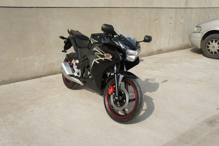 Yetişkinler İçin 2 Kişilik Elektrikli Motosiklet 250cc Standart Motosiklet Tek Silindirli