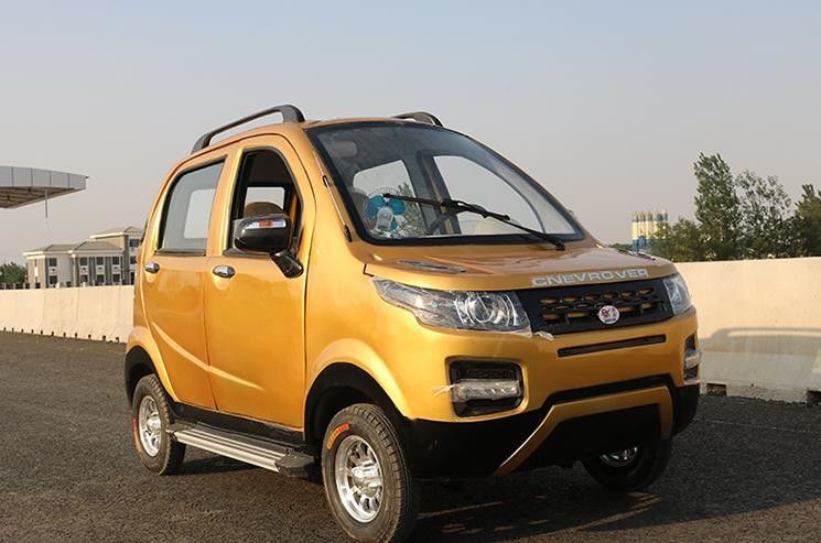 30 Derece Tırmanma Yeteneğine Sahip Sokak Yasal Golf Arabaları, 3000w Motorlu Golf Arabası