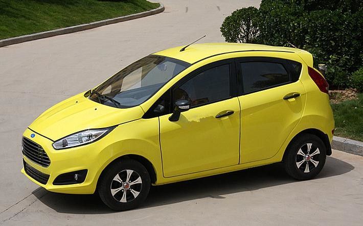 Beş Kapılı / 4 Koltuklu Uzun Mesafe Sürüş Elektrikli Golf Arabaları 3000w 5000w 7500w