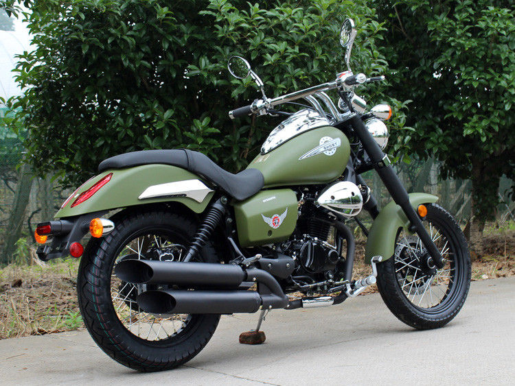 Ordu Yeşili 250cc Bobber Chopper 90 Km / H 5 Manuel Şanzımanla Düşük Yağ Tüketimi