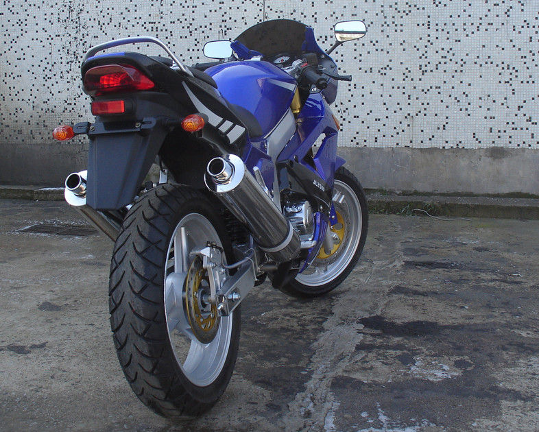 Çift Silindirli Dört Zamanlı ve Dört Renkli Güvenli 250cc Kıyıcı Motosiklet
