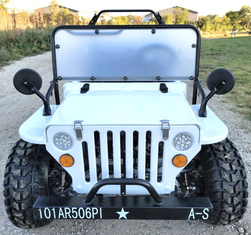 Beyaz Mini Gazlı Golf Arabası Jeep ELITE Edition Özel Jantlar ve Çamurluk Fişekleriyle Kaldırıldı