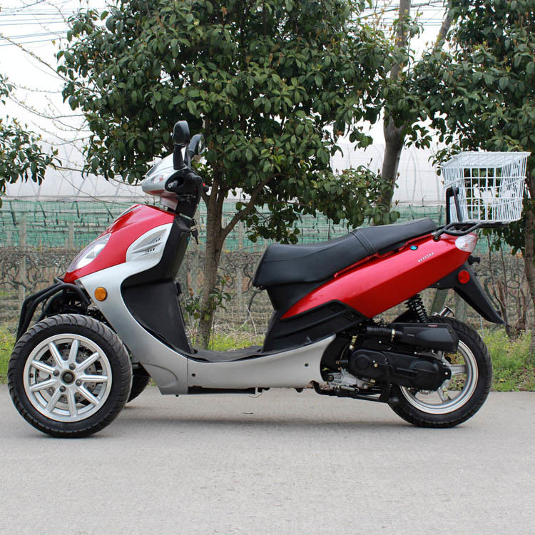Hava Soğutmalı 50cc Yetişkin Üç Tekerlekli Motosiklet Tek Silindirli 4 İnme Arka Kutusunda