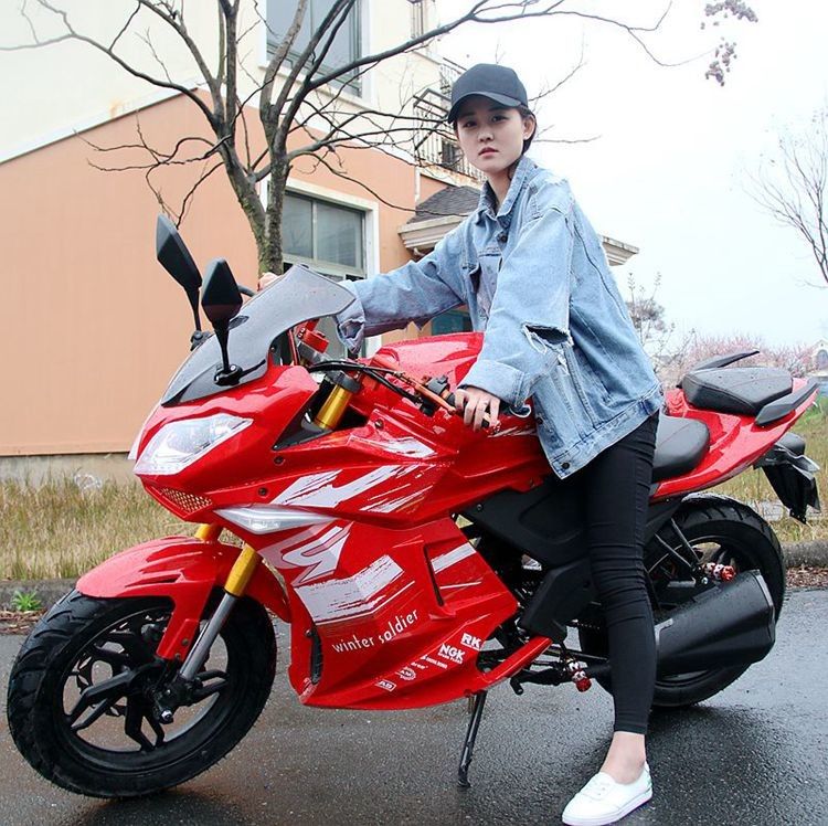 Tek Silindir 150cc Yüksek Güçlü Motosikletler Yetişkinler İçin 2 Kişilik Motosiklet