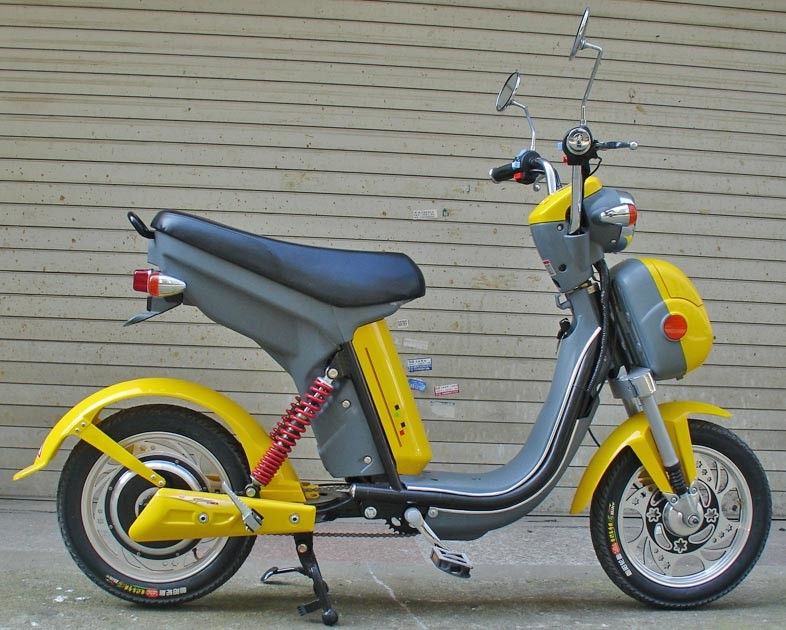 Ce Sertifikası ile Yüksek Hızlı Elektrikli Motorlu Scooter 350w 450watt Yetişkin E-Scooter