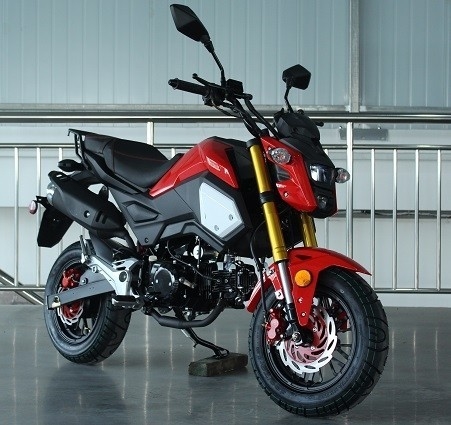 El şanzımanlı özel baskı motosikleti, elektrikli başlangıç, çift far, büyük 12 inçlik tekerlekler