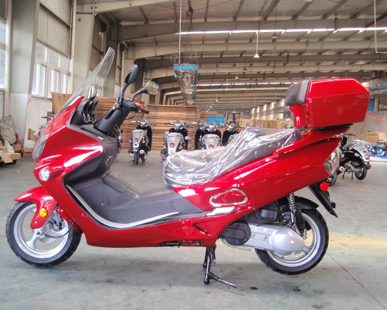 68.3 Mil / H Hız 250cc Yetişkin Motorlu Scooter 13 