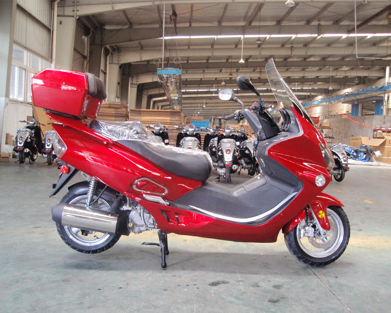 68.3 Mil / H Hız 250cc Yetişkin Motorlu Scooter 13 