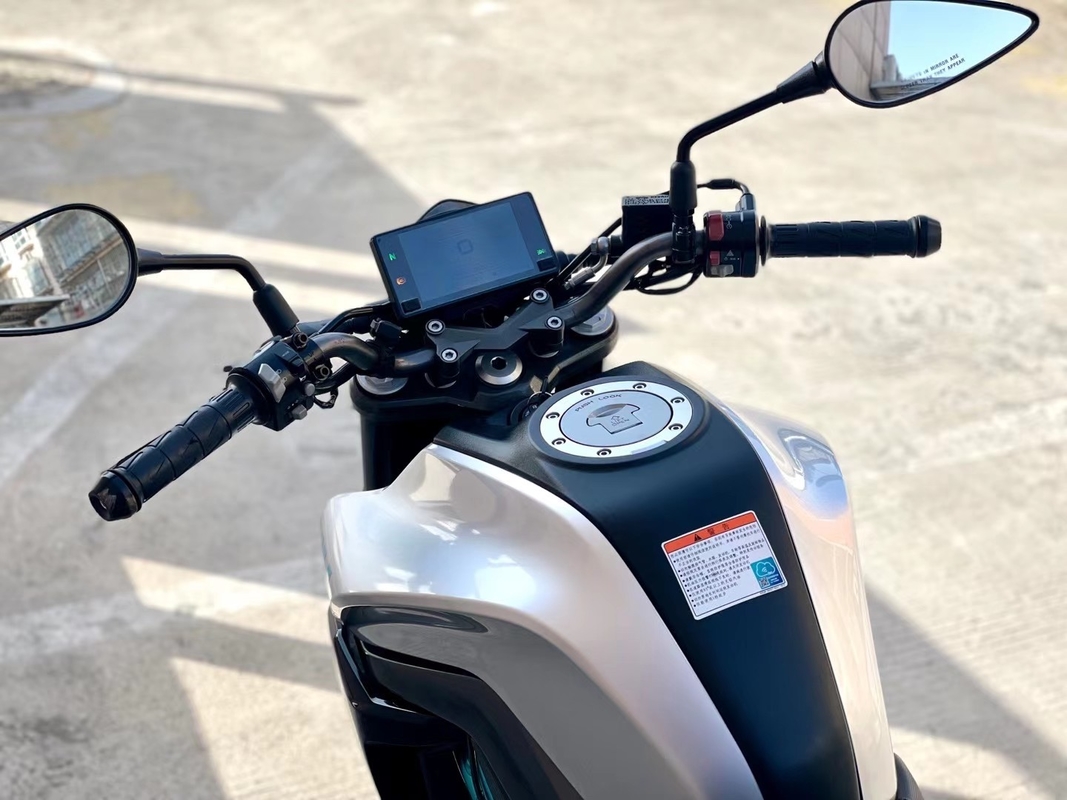 Hava Soğutmalı 4 Zamanlı SOHC 2 Valf motorlu 150cc Yüksek Güçlü Motosikletler
