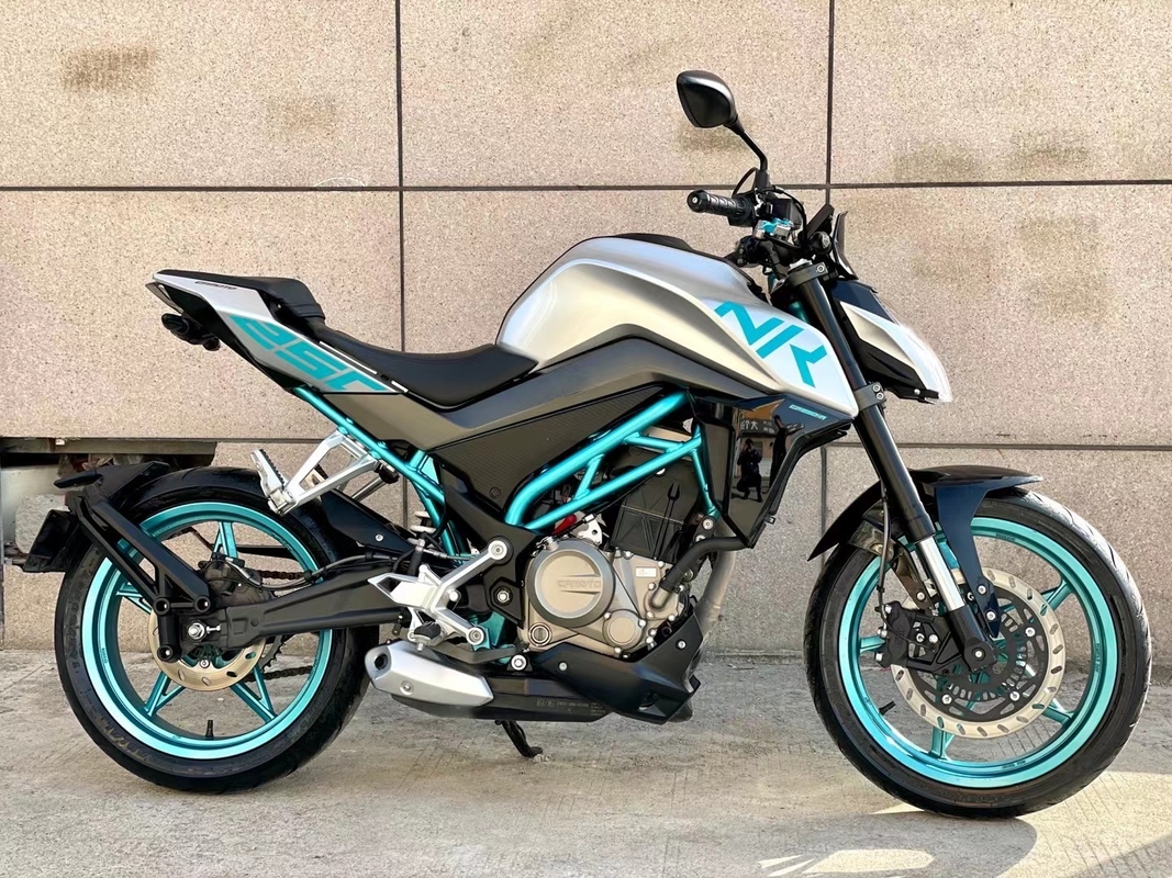 Hava Soğutmalı 4 Zamanlı SOHC 2 Valf motorlu 150cc Yüksek Güçlü Motosikletler